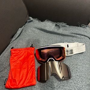 Women’s Giro ski goggles.